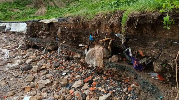 LA DECHARGE DU BODON LARGUE NOS DECHETS